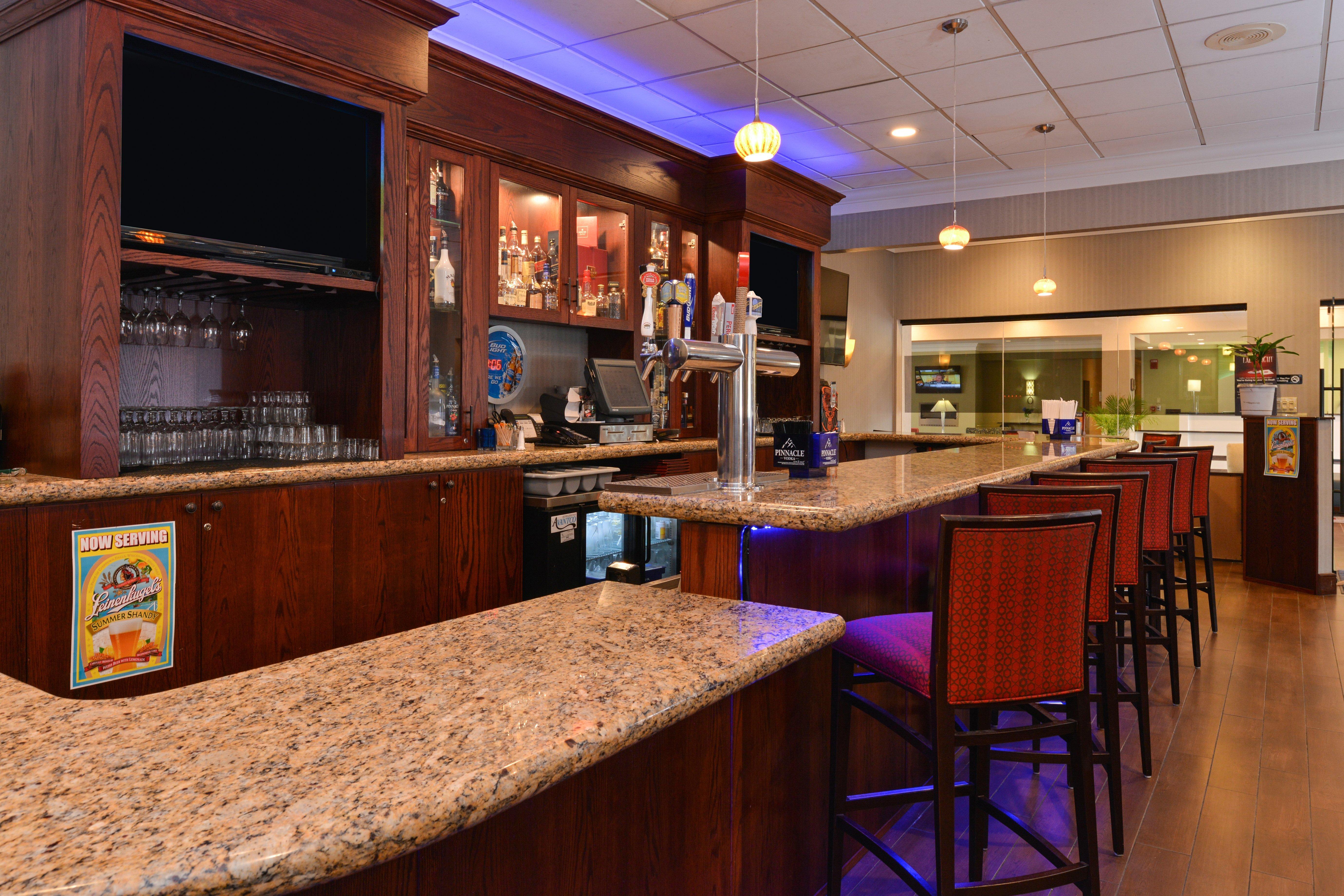 Holiday Inn New London By Ihg Exterior photo